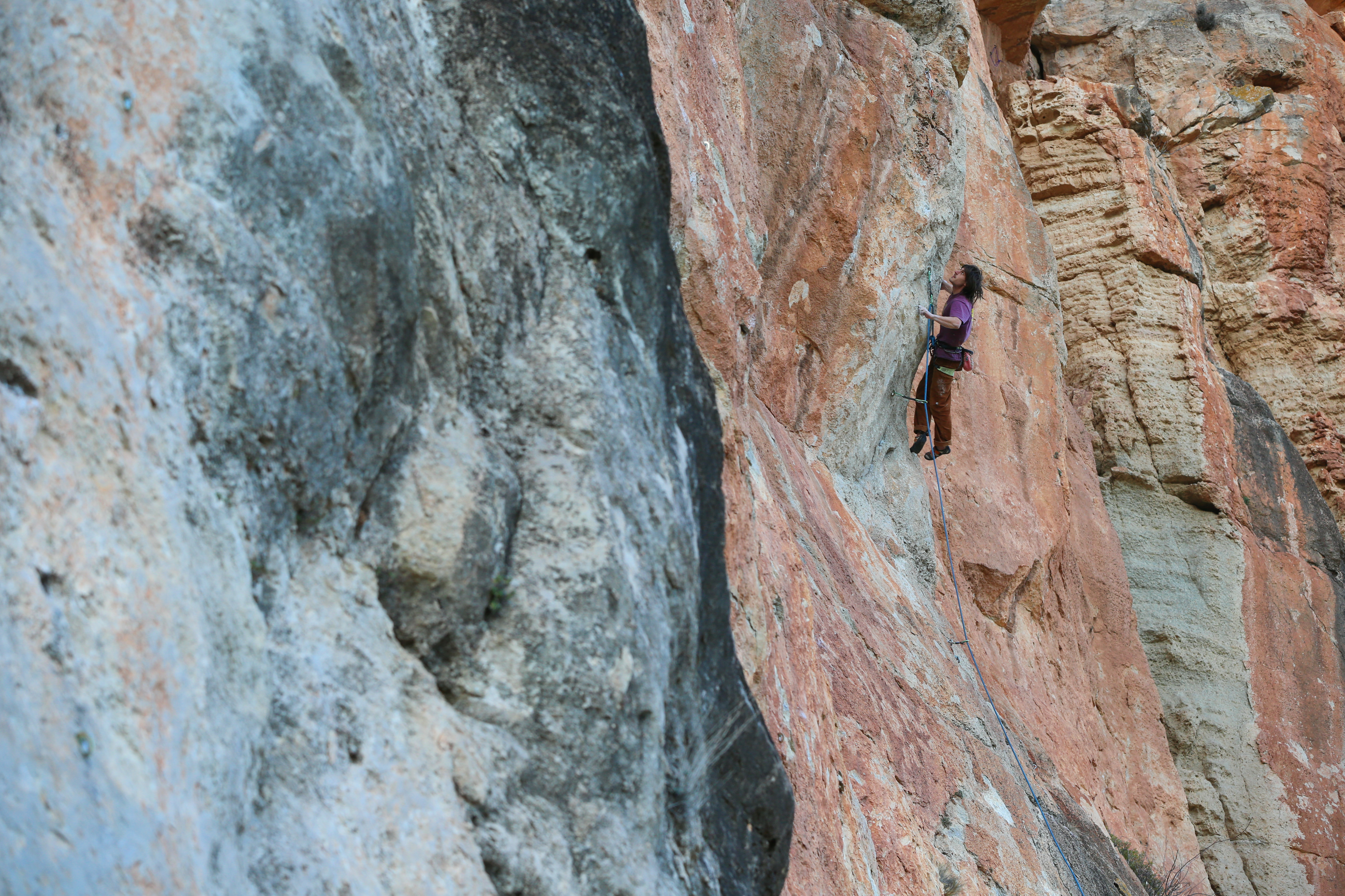 Local climber Manu climbs at La Reina Mora in Siurana.